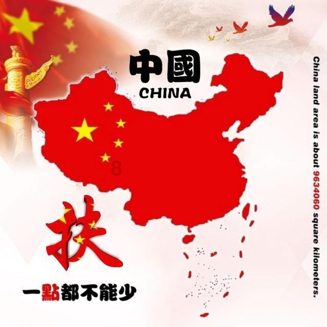 沙滩游玩的女孩们